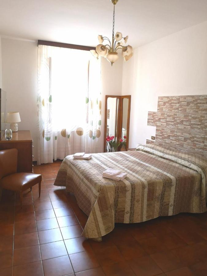 Casa Caterina 2 Storey House, With A Mountain View Тосколано-Мадерно Экстерьер фото
