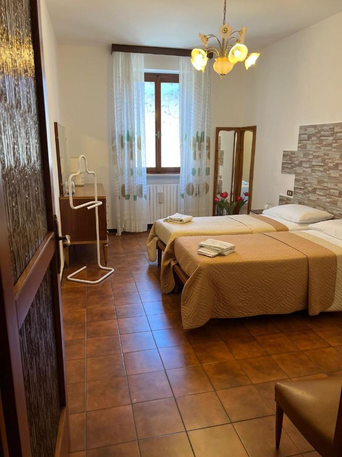 Casa Caterina 2 Storey House, With A Mountain View Тосколано-Мадерно Экстерьер фото